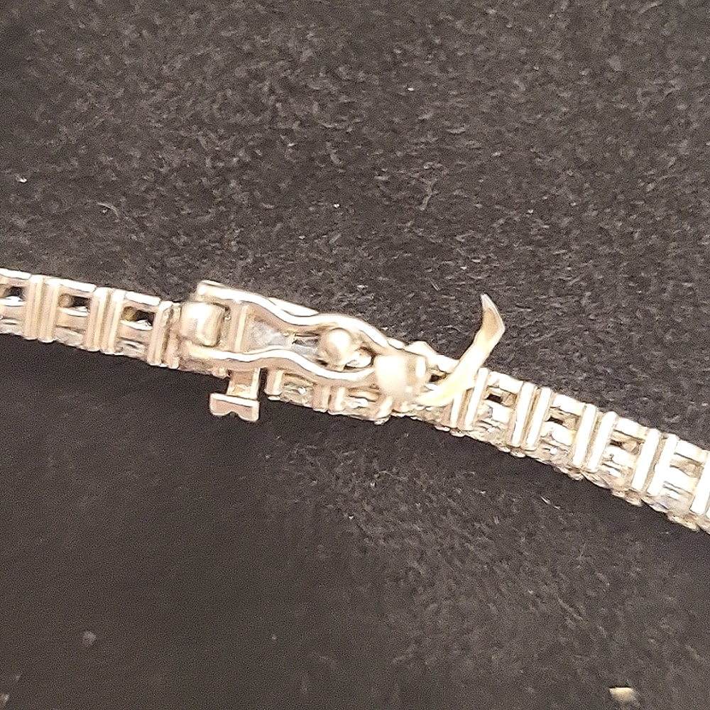 Elegant Silver Necklace - Picture 10 of 14